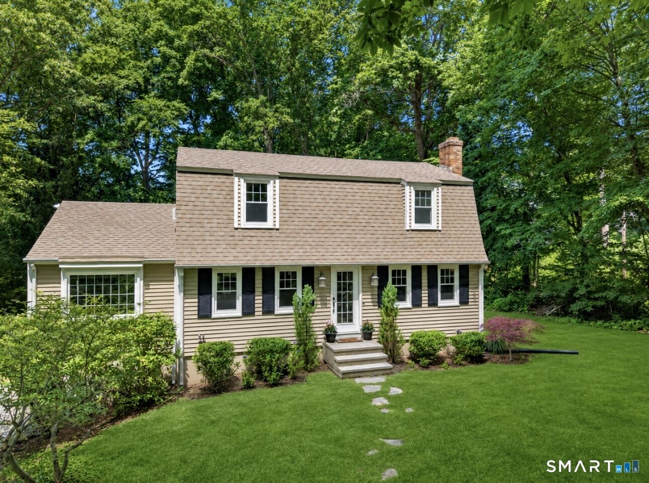 Property Photo:  2 Half Penny Lane  CT 06475 