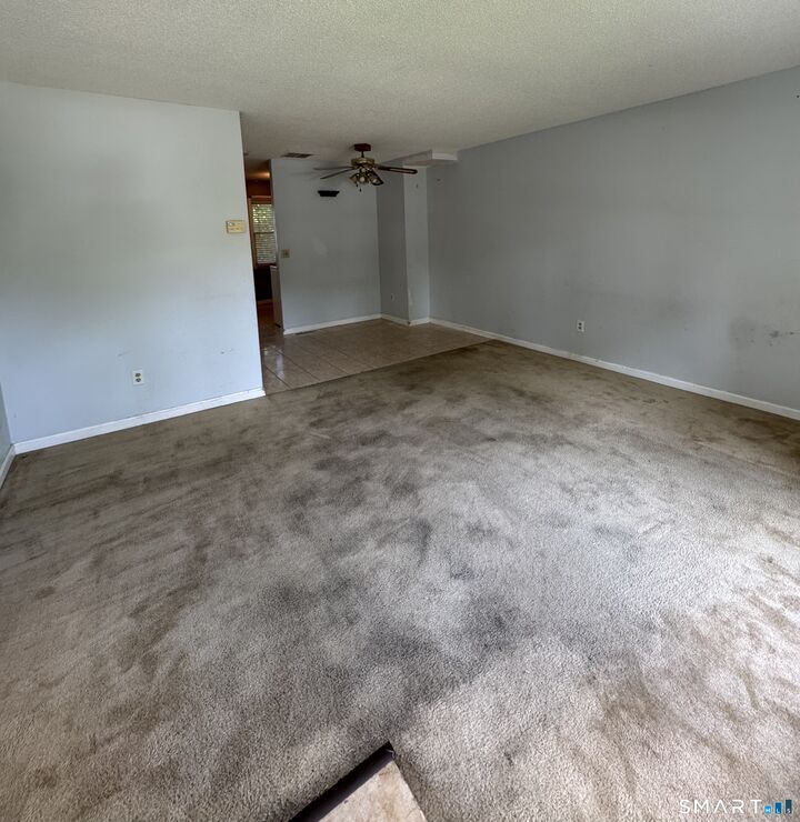 Property Photo:  21 Silver Lane B2  CT 06118 