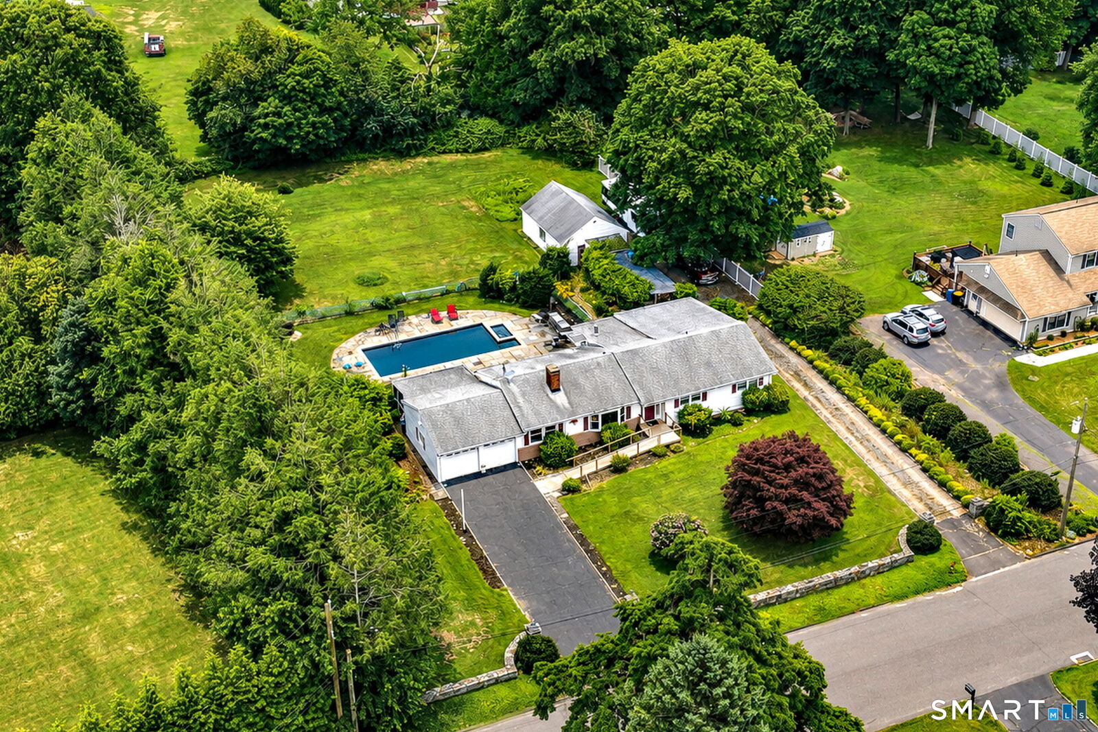 Property Photo:  52 Lauderdale Drive  CT 06611 
