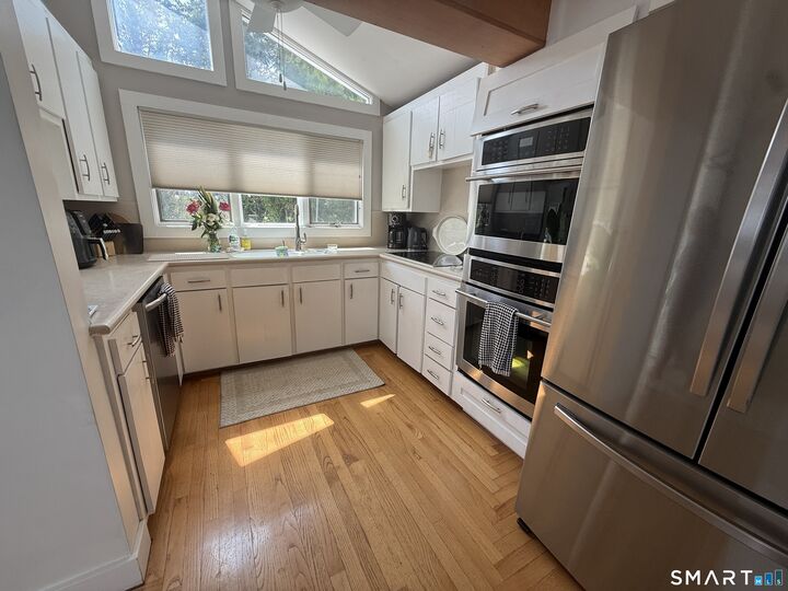 Property Photo:  19 White Top Lane Lane  CT 06437 