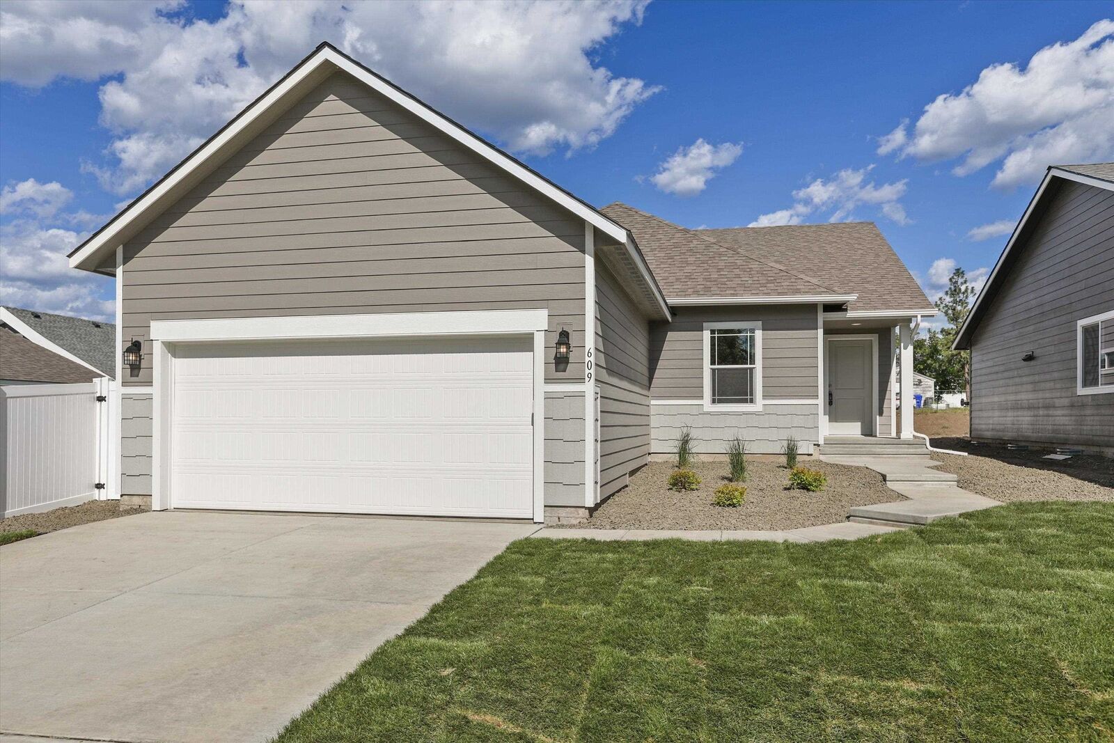 Property Photo: 621 S Manifold Ln WA 99016