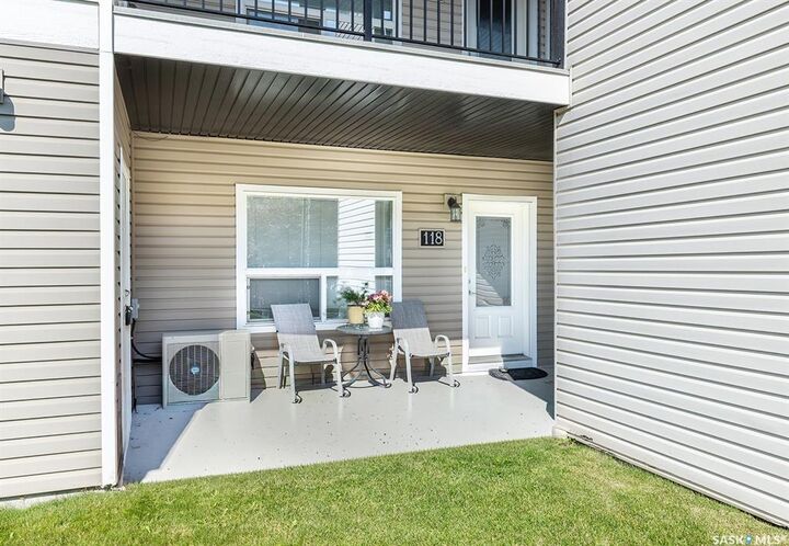 Property Photo:  125 Willis Crescent 118  SK S7T 0T1 