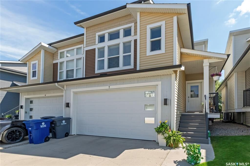 Property Photo:  700 Central Street W 7  SK S0K 0A1 