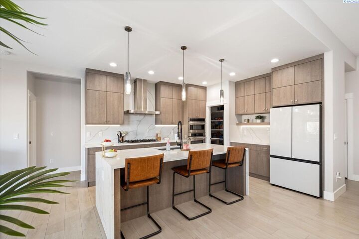 Property Photo: 4833 S Reed Street WA 99338