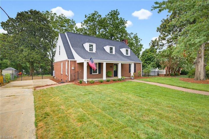 Property Photo: 505 Salisbury Street NC 27284