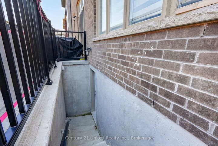 Property Photo:  1040 Suddard Avenue 2 (Lower Level)  ON L1L 0V5 