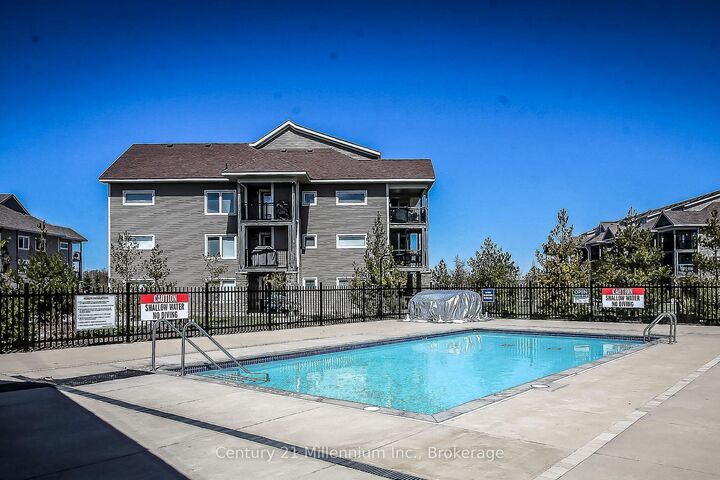 Property Photo: 7 Anchorage Crescent 108 ON L9Y 0Y6