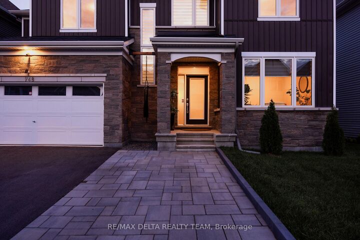 Property Photo: 748 Vennecy Terrace ON K1W 1H2