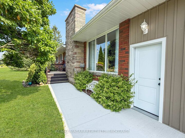 Property Photo:  2223 Turner Road  ON L3B 5N5 