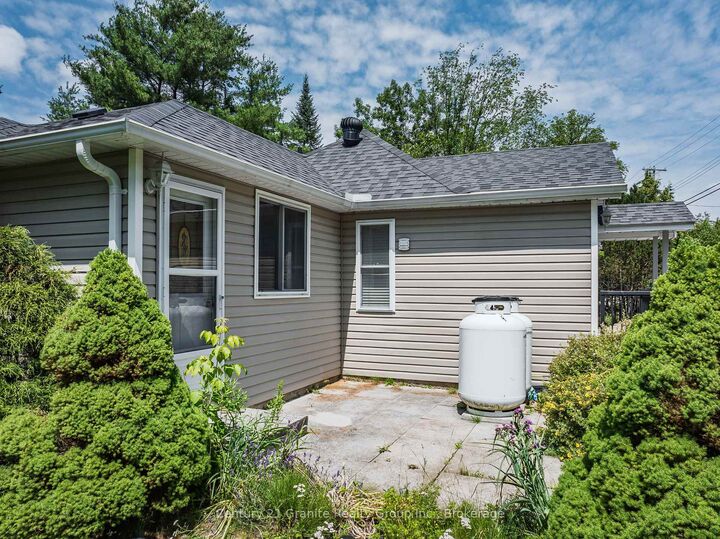 Photo de la propriété:  7177 Gelert Road  ON K0M 1S0 