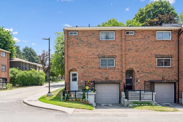 Property Photo: 201 Silvercreek Parkway N 15 ON N1H 3T4