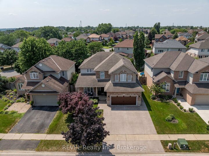 Property Photo: 3 Fosh Court ON L2S 4A9