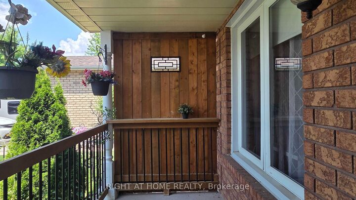 Property Photo: 129 Heydon Avenue ON L9R 1N6