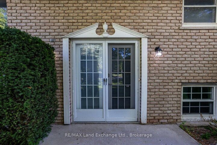 Property Photo: 257 Kingsway Street ON N2Z 1G2