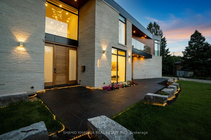 Photo de la propriété: 560 Shenandoah Drive ON L5H 1V7