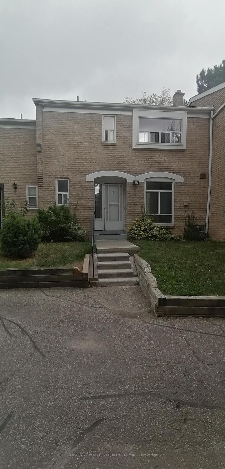 Property Photo:  17 Gosford Boulevard 9  ON M3N 2G7 