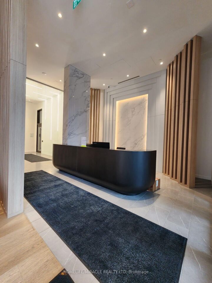 Property Photo:  3009 Novar Road 1813  ON L5B 0P9 