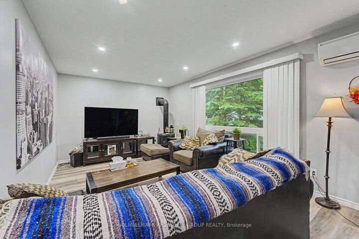 Property Photo:  63 Gunn Street Upper  ON L4M 2H4 