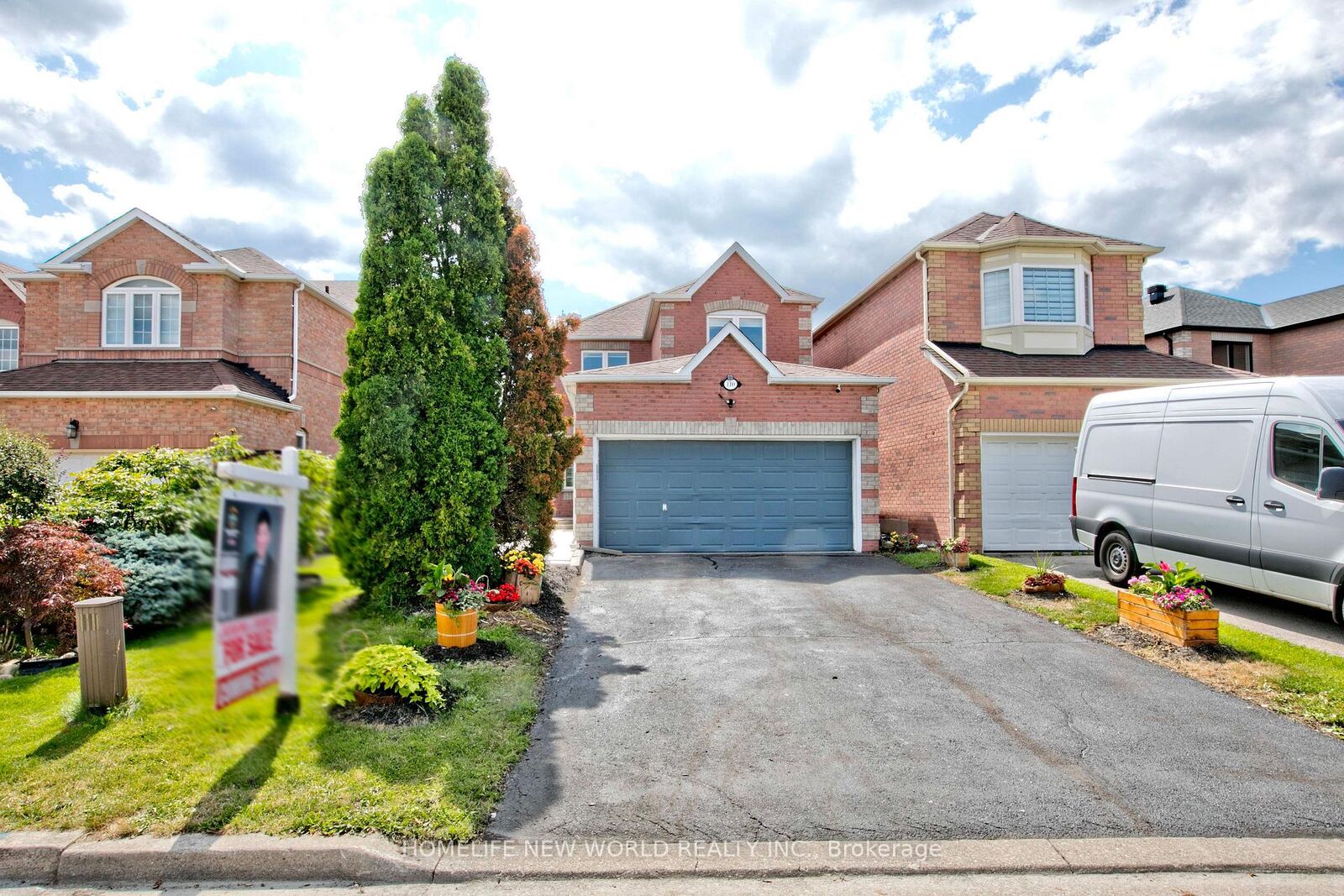 Property Photo: 110 Cairncross Crescent ON L3S 3X9
