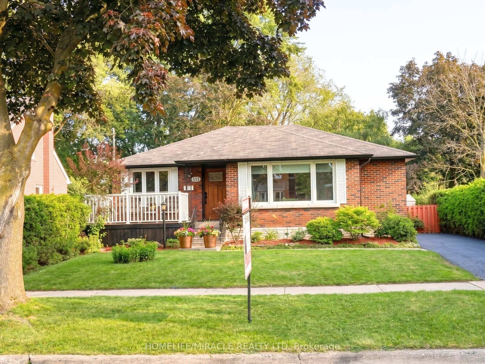 Photo de la propriété:  113 Pontiac Avenue  ON L1G 3M1 