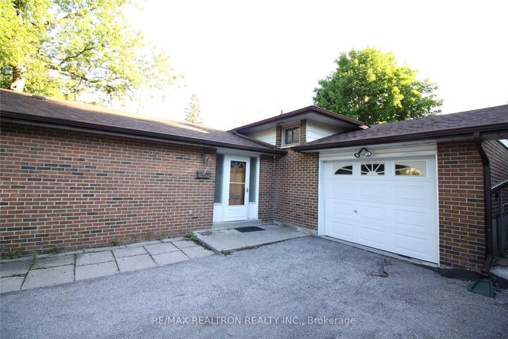 Property Photo:  180 Church Street S  ON L4C 1W6 