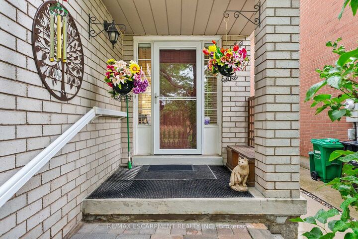 Property Photo:  16 Whiteface Crescent  ON L6X 4W6 