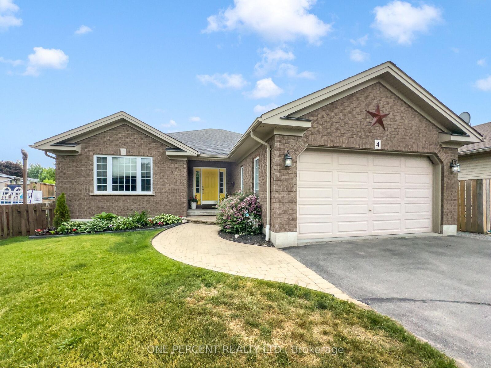 Property Photo: 4 Jason Crescent ON K8V 6P3