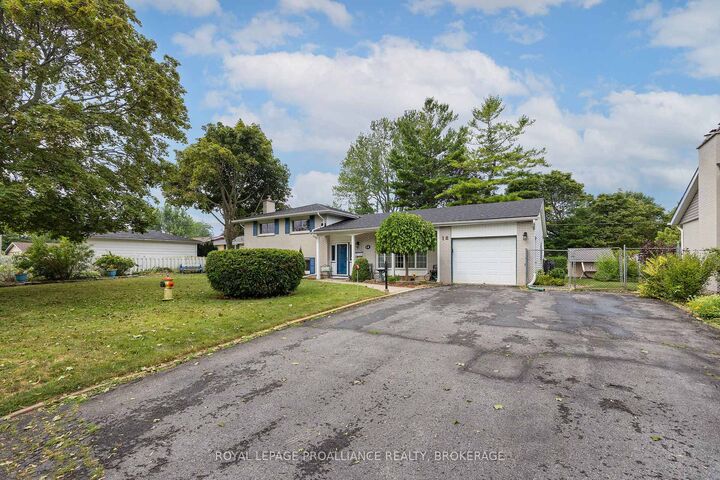 Property Photo: 18 Casterton Avenue ON K7M 1R5