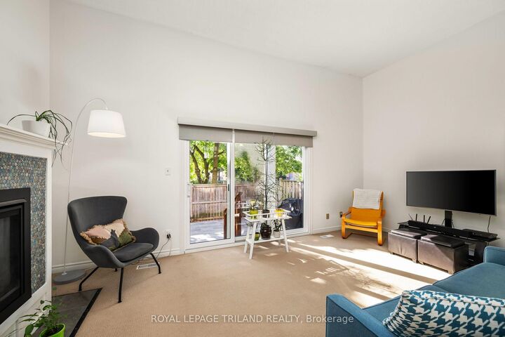 Property Photo:  300 Sandringham Crescent 14  ON N6C 5B4 