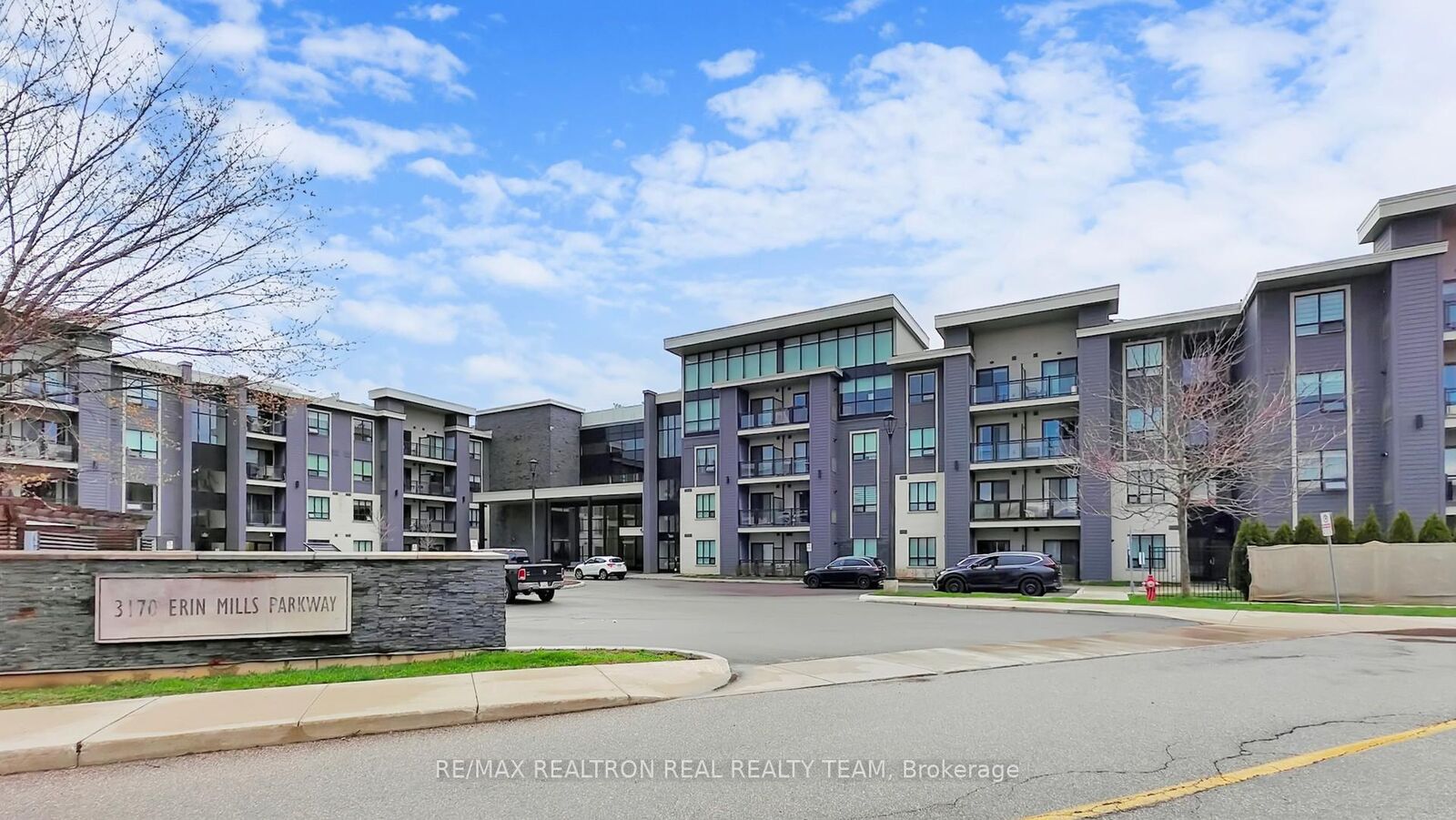 Property Photo: 3170 Erin Mills Parkway 332 ON L5L 0B6