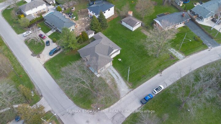 80 Lister Avenue — photo 1