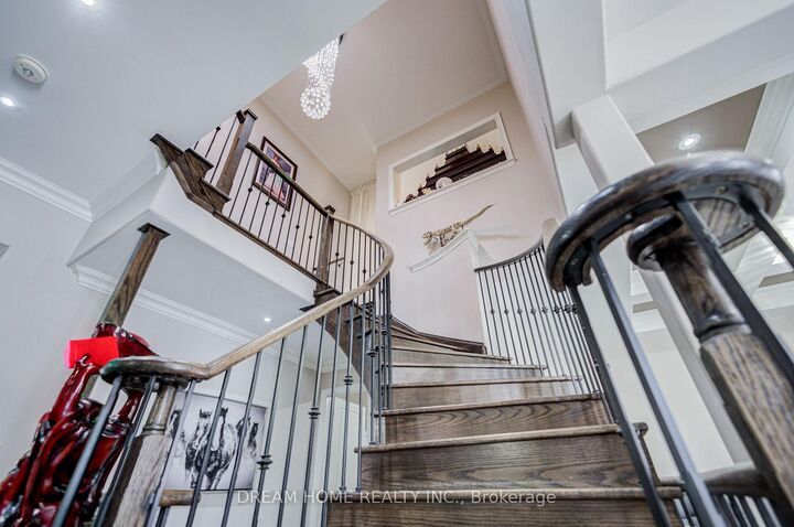 Property Photo: 6811 14th Avenue ON L6B 1A8