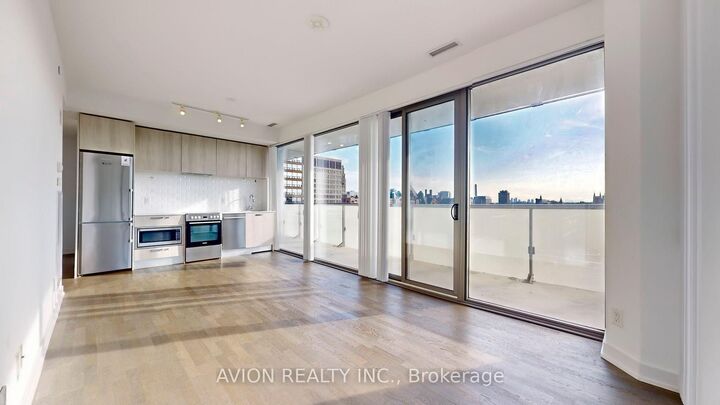 Property Photo:  57 St Joseph Street Masterbdrm 819  ON M5S 0C5 