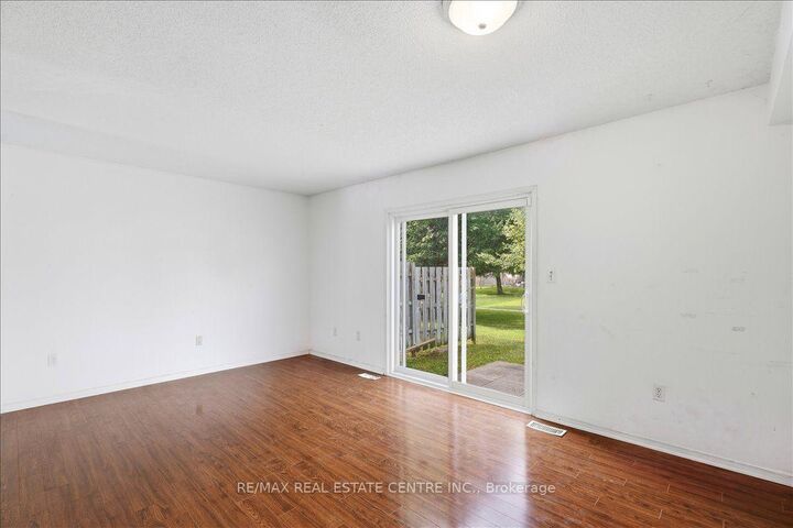Property Photo: 15 Roehampton Crescent ON N1L 1M9