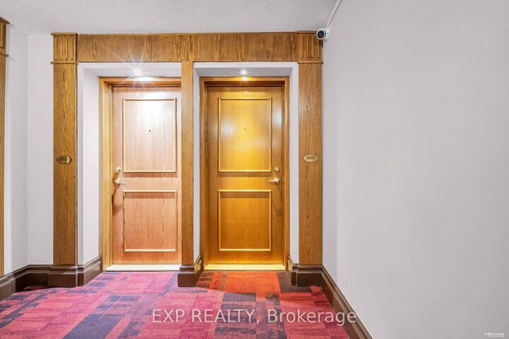 Property Photo:  8 Lee Centre Drive N 1016  ON M1H 3H8 