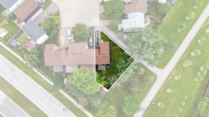 Property Photo: 13 Gold Pine Court ON L6S 2K6