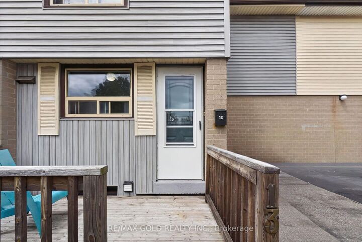 Property Photo: 13 Gold Pine Court ON L6S 2K6