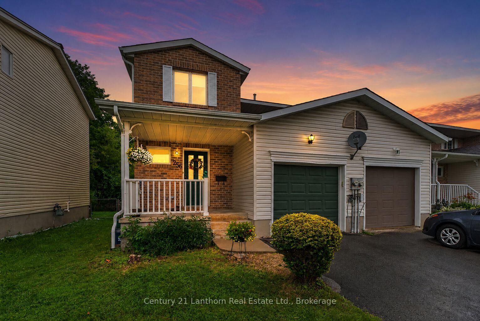 Property Photo: 256 Vanguard Court ON K7M 8P8