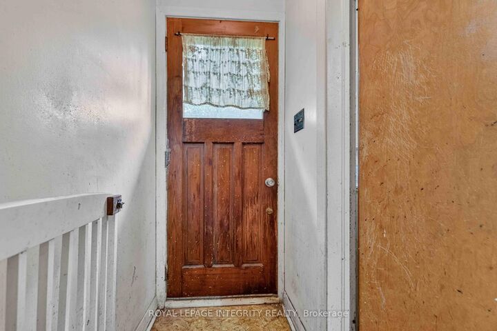 Property Photo: 1274 Woodroffe Avenue ON K2C 2T6