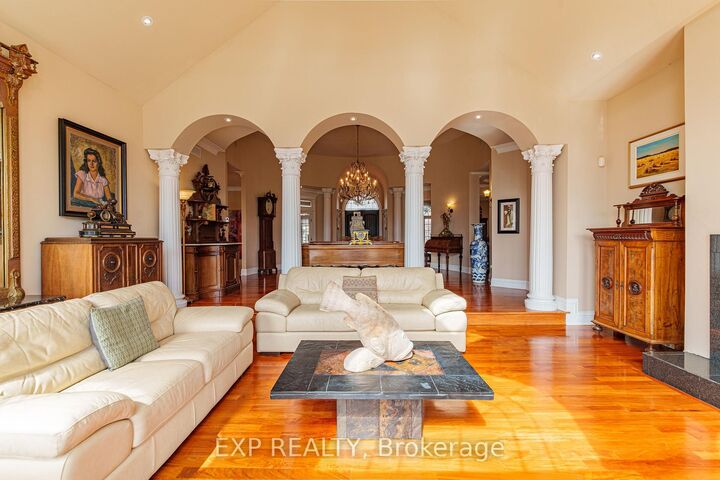 Property Photo: 1283 Rideau Cove Court ON K1V 1R8