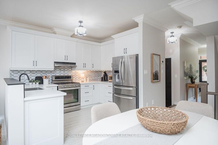 Property Photo:  9 McLaughlin Avenue  ON L9T 7H3 