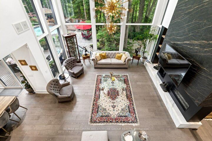 Property Photo: 150 Sandringham Drive . ON M3H 1E3