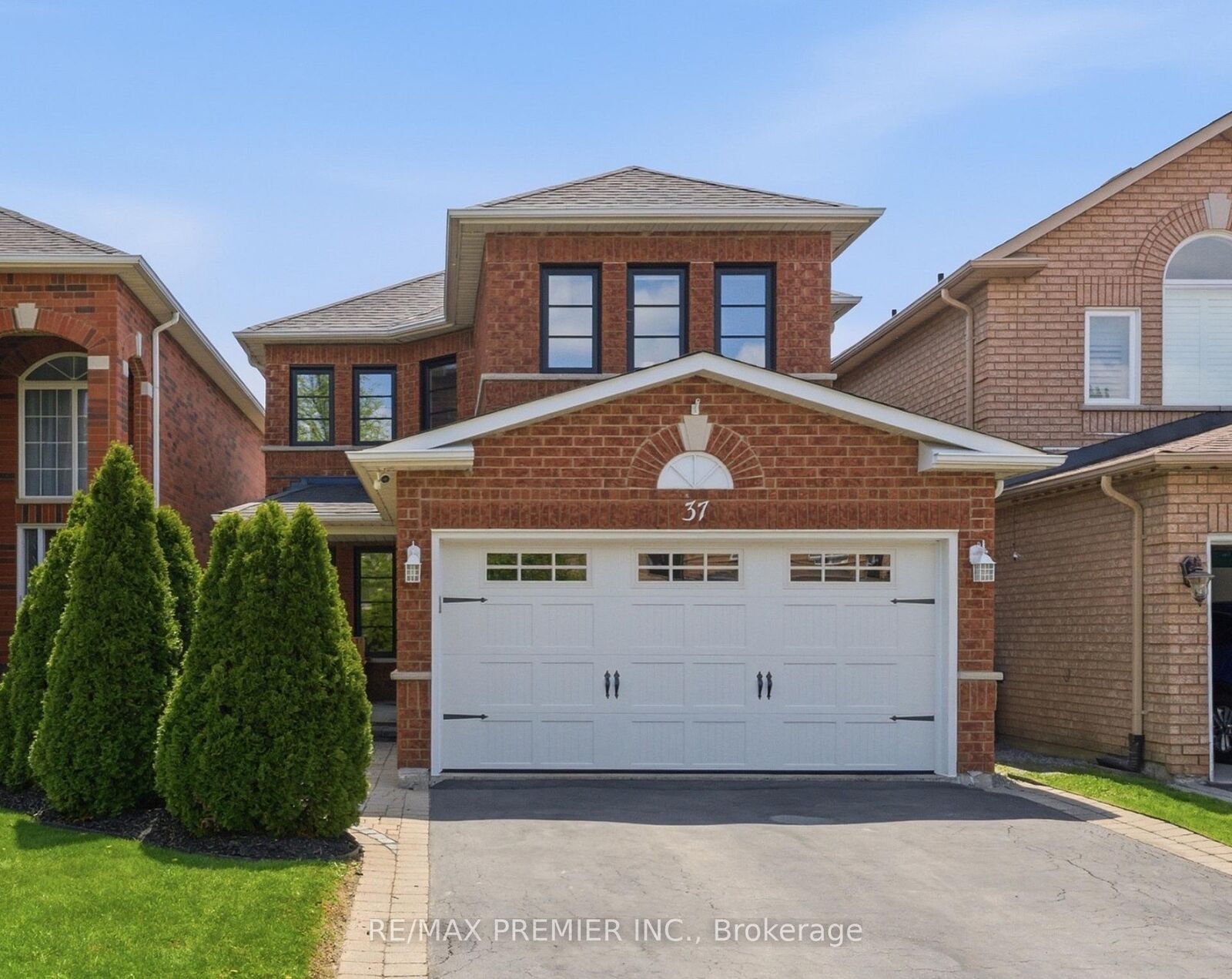 Property Photo:  37 Princeton Gate  ON L6A 2R7 