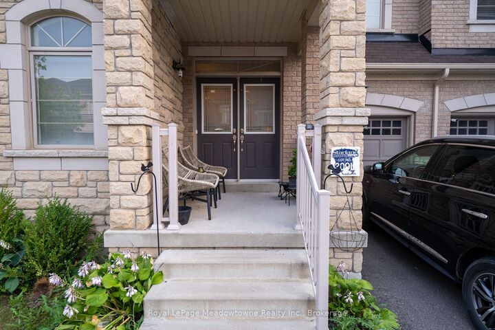 Property Photo:  1528 Chretien Street  ON L9E 1H2 
