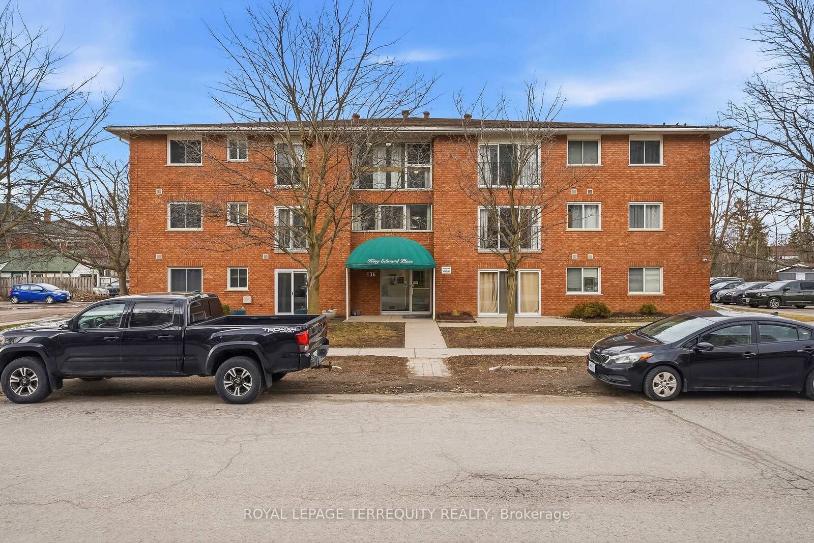 Property Photo:  136 Ware Street 307  ON K9J 2B8 