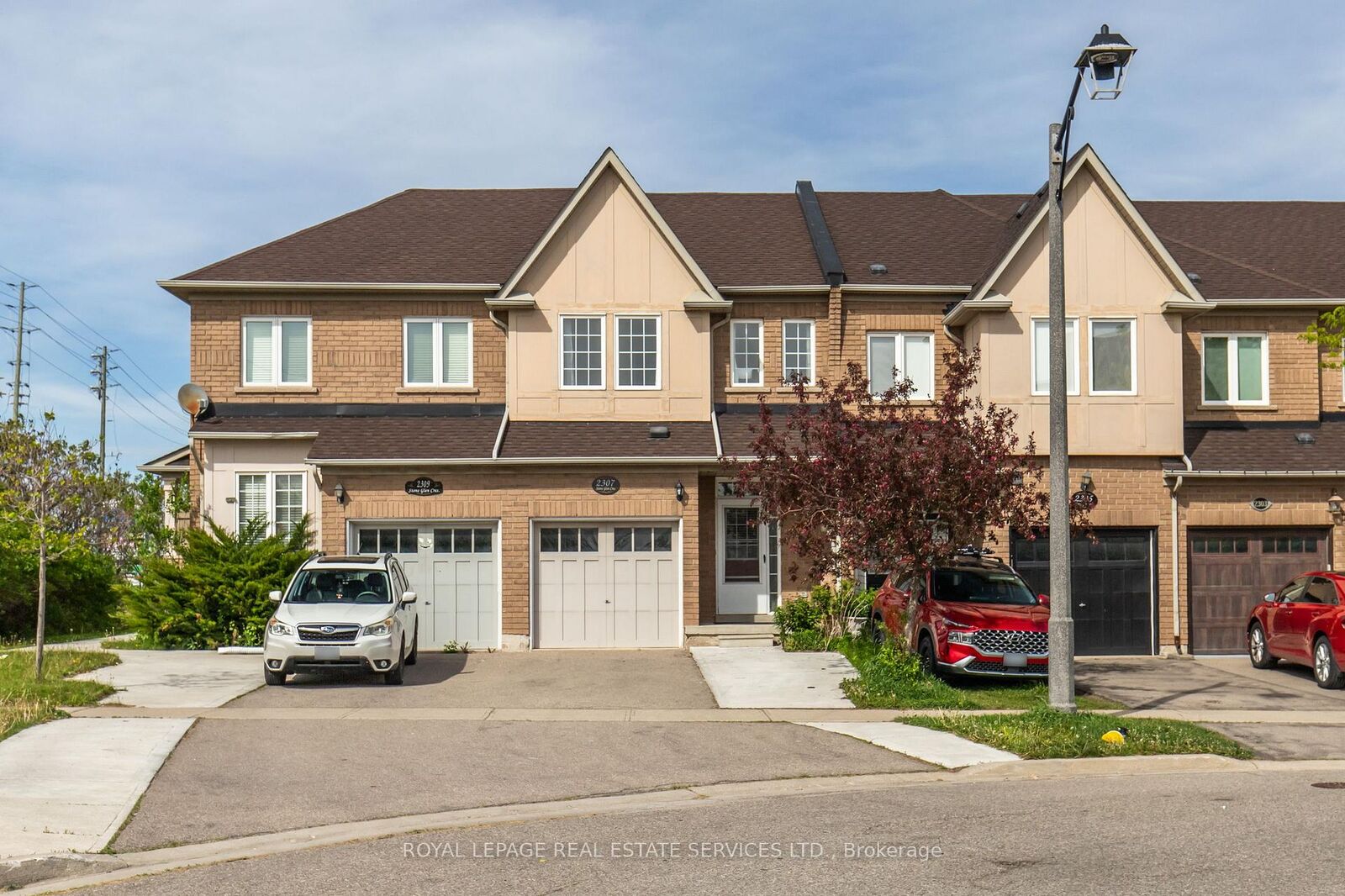 Property Photo:  2307 Stone Glen Crescent  ON L6M 0C9 
