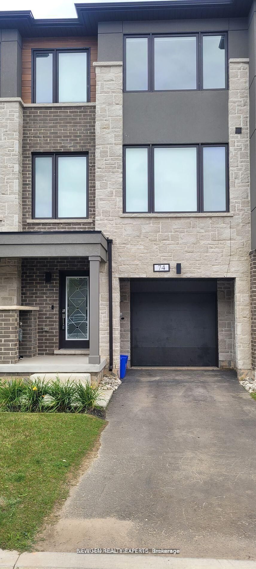 Property Photo:  74 Windtree Way  ON L7G 0P6 