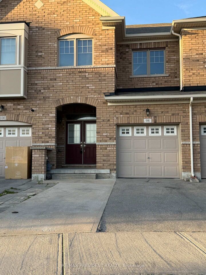 Property Photo:  98 Davenfield Circle  ON L6P 4M1 