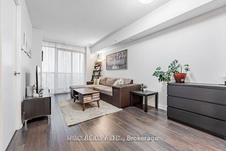 Property Photo:  5 Valhalla Inn Road 1908  ON M9B 0B1 
