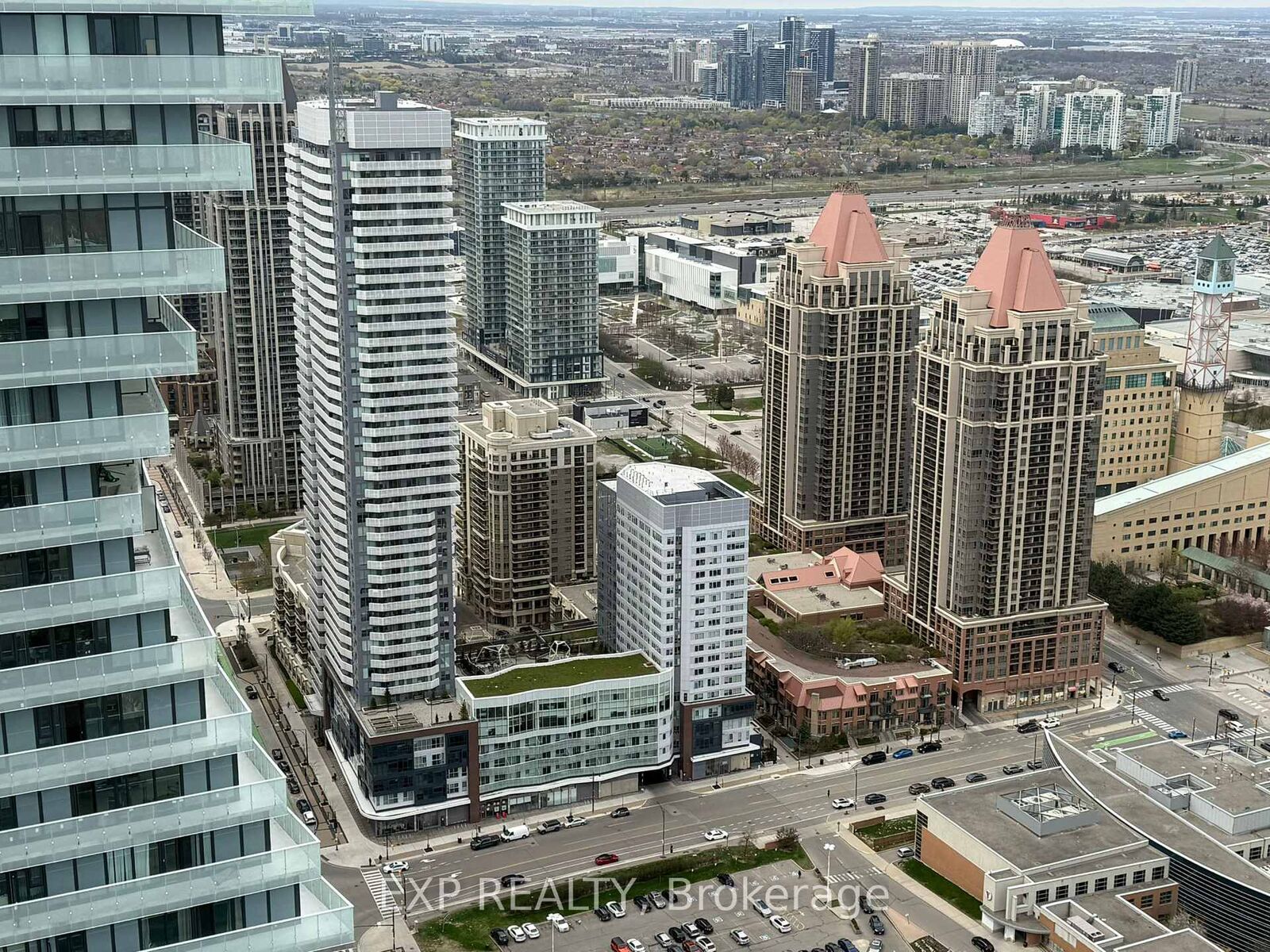 Property Photo: 4065 Confederation Parkway 2807 ON L5B 0L4